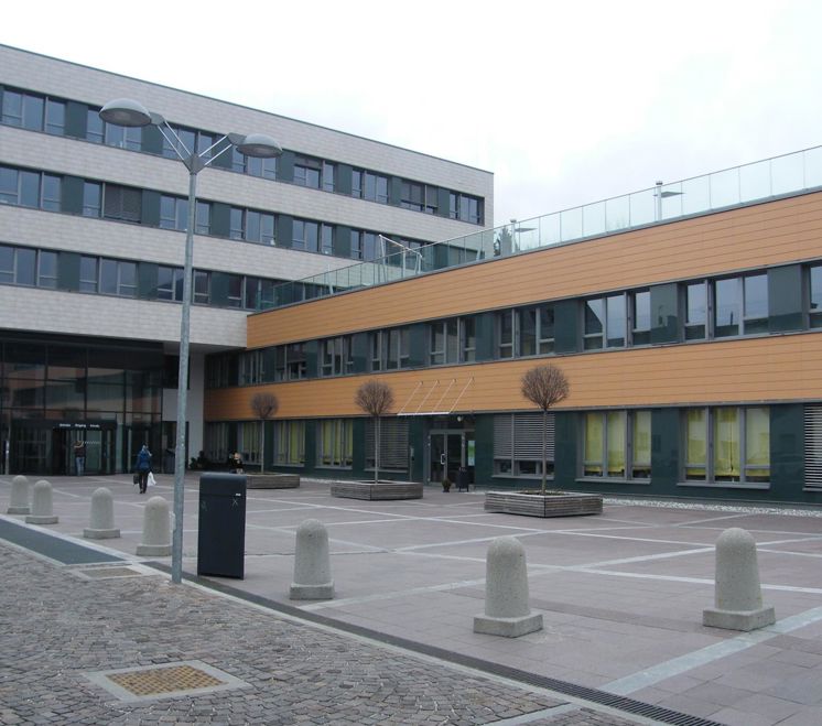 Das Krankenhaus Bruneck von außen