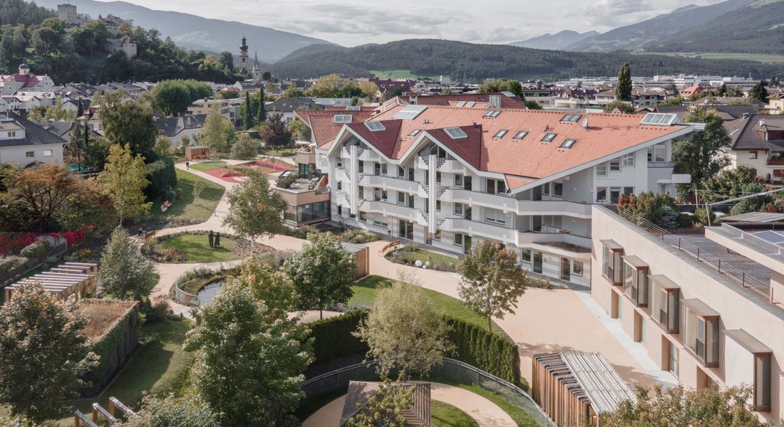 Il centro residenziale di cura a Brunico vista dall'alto